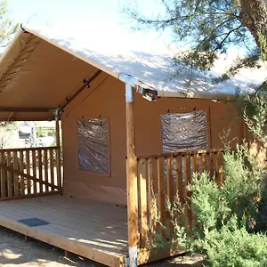 Camping Oh! - Le Clos Du Rhone ****