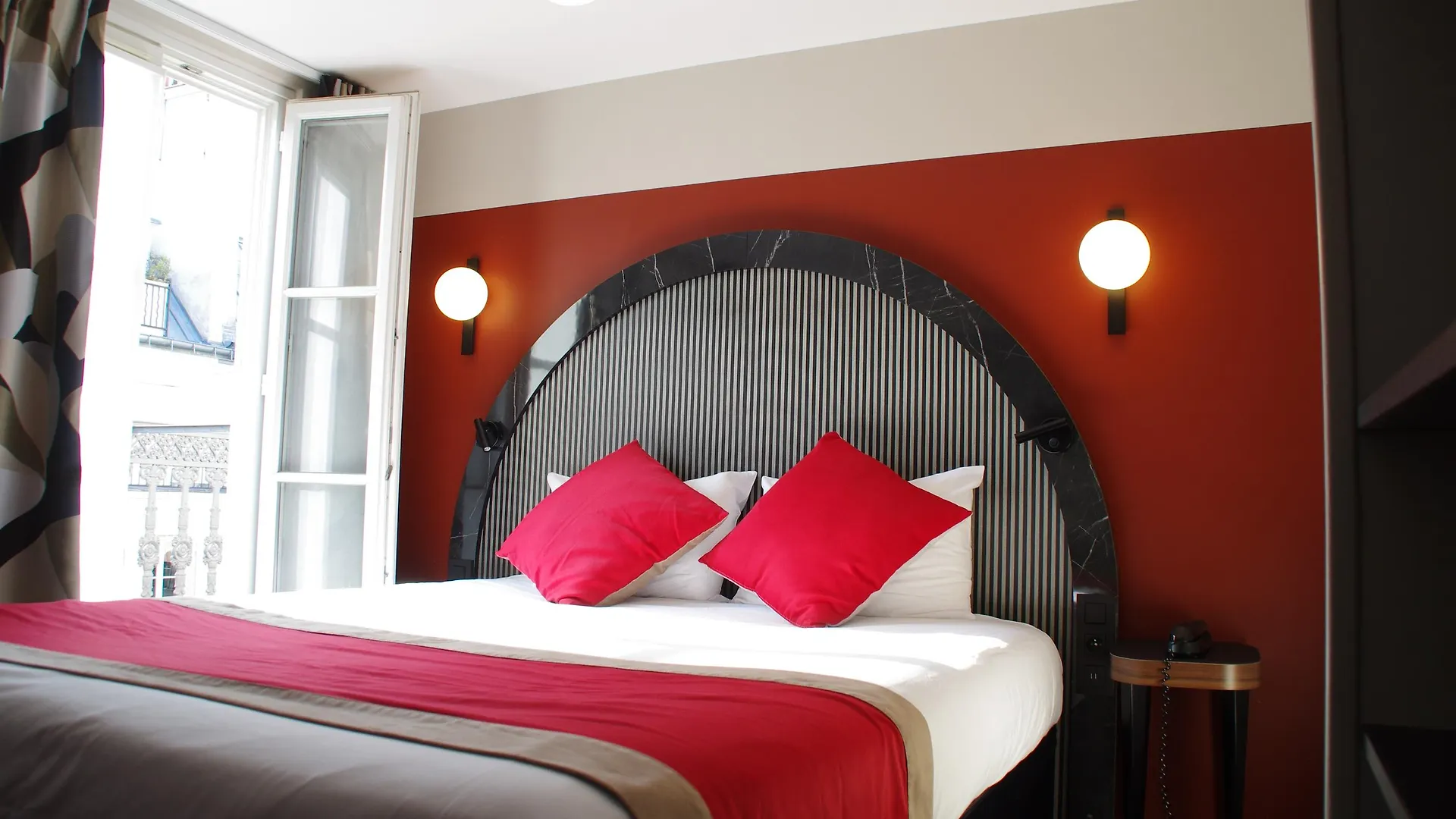 Hotel Regina Opera Grands Boulevards Paris